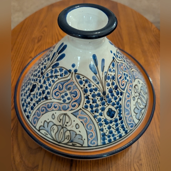 Williams Sonoma Handcrafted Blue/White Tunisian Tagine - Picture 10 of 11